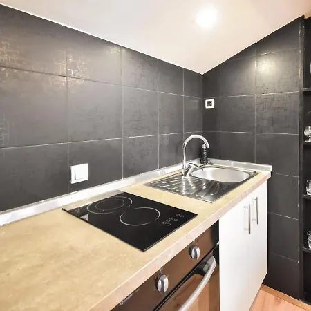 Apartment Bare-3 *